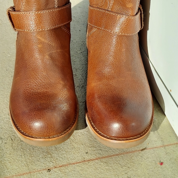 Sold Coach Virginia Brown Leather Boots - Picture 7 of 9